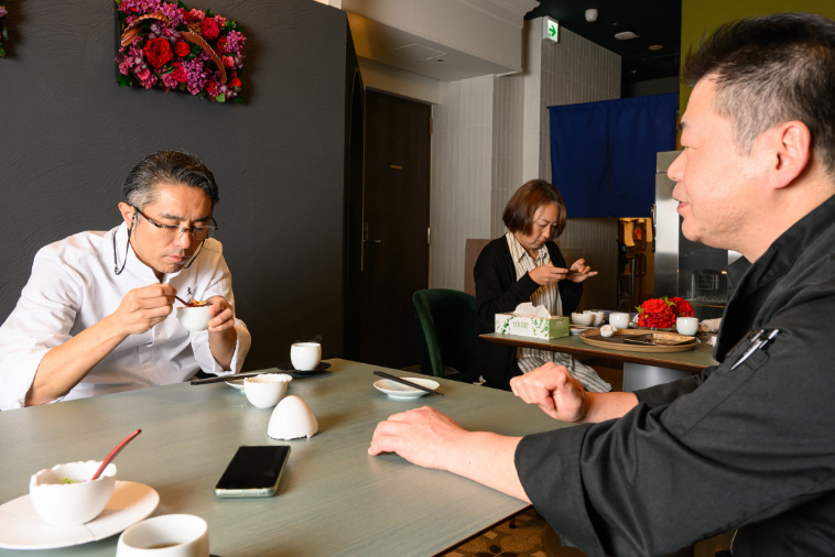 伊藤寛夫シェフと田村勝宏料理長