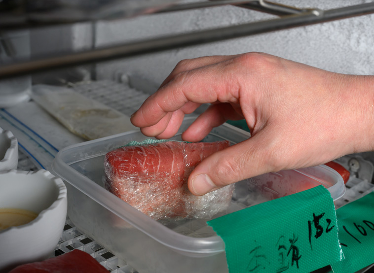 Umamié庫内のマグロ